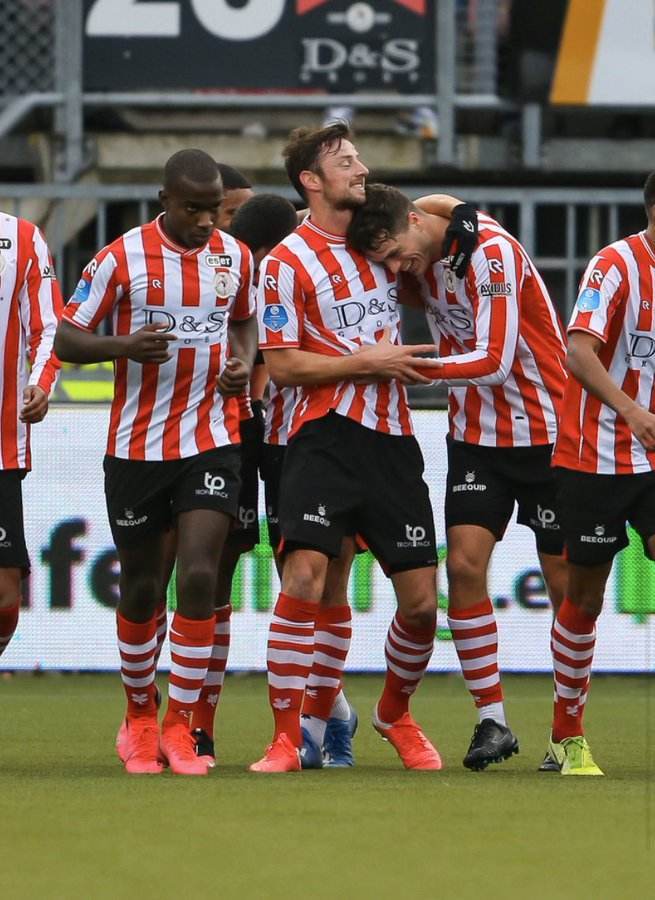 稳健表现 稳健表现