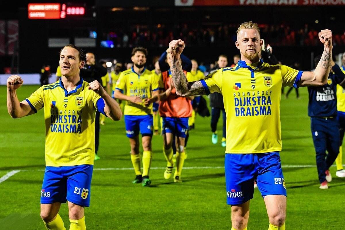 醒球队在防 醒球队在防